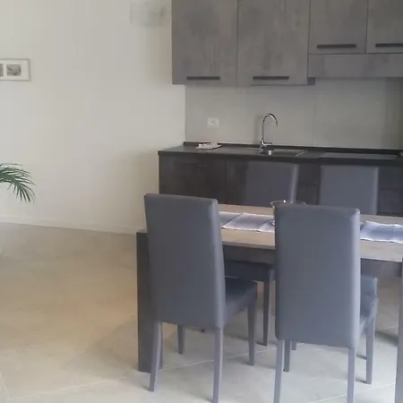 Giada Torri Del Benaco